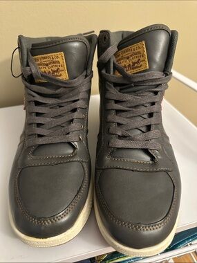 Levi's Men's Dark Gray High-Top Sneakers with Tan Logo Patch